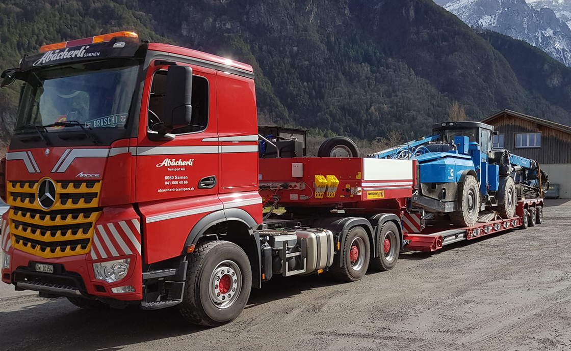 https://www.abaecherli-transport.ch/wp-content/uploads/2020/02/3_4_achs_tiefbettauflieger_02.jpg