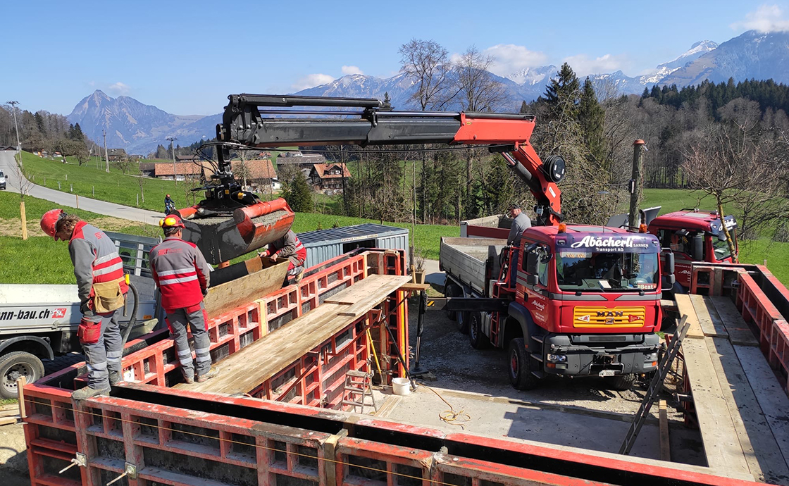 https://www.abaecherli-transport.ch/wp-content/uploads/2020/02/kran_wg5_web.jpg